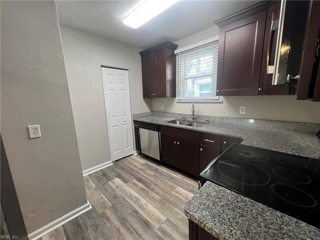 1419 W 27th ST, NORFOLK VA 23508 - Photo 4