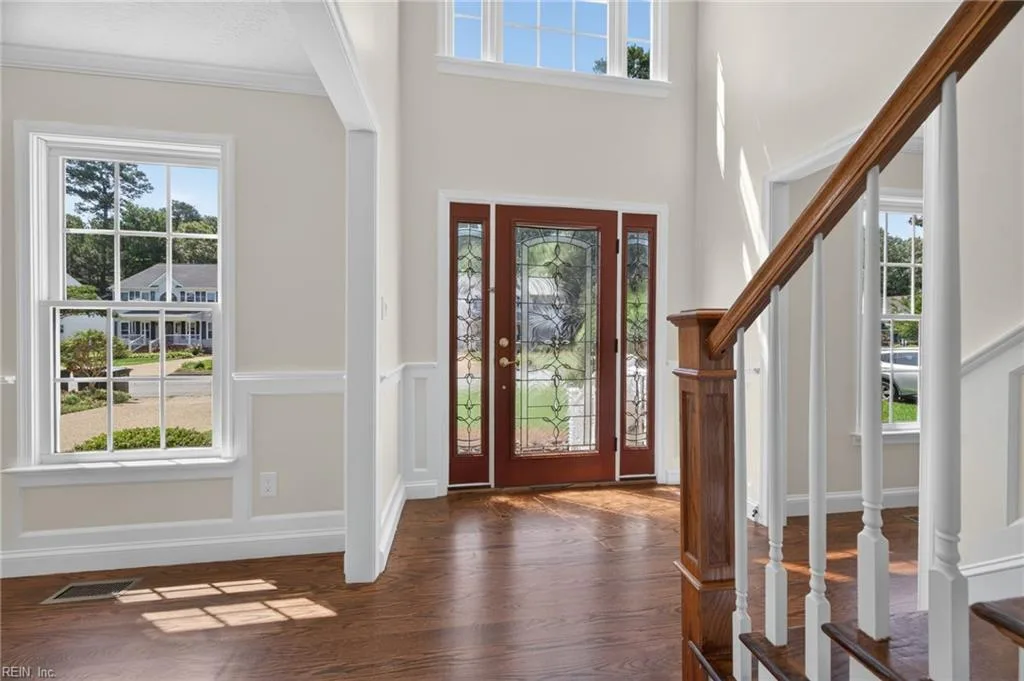 204 Halles RN, YORKTOWN VA 23693 - Photo 5