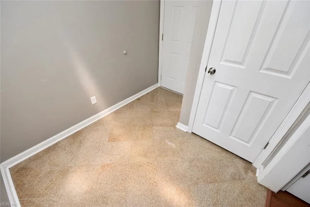 504 S Kings Point RD, VIRGINIA BEACH VA 23452 - Photo 4