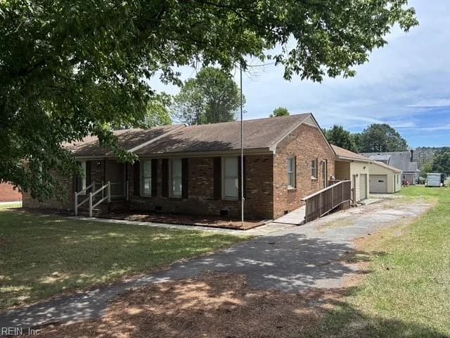 401 Fairview DR, FRANKLIN VA 23851 - Photo 3