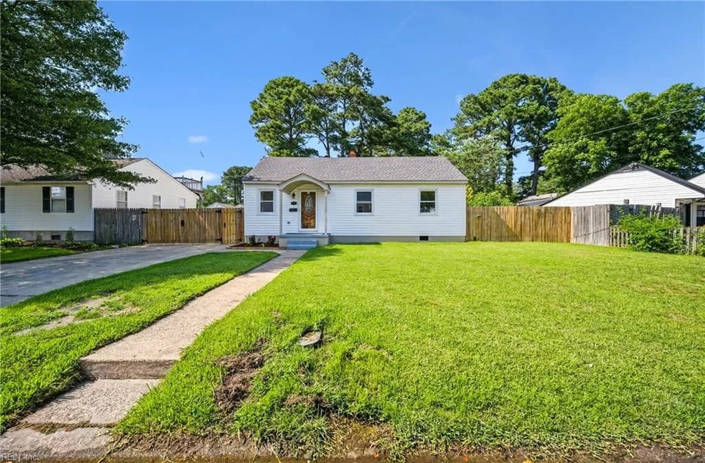 218 Castlewood RD, PORTSMOUTH VA 23702 - Photo 3