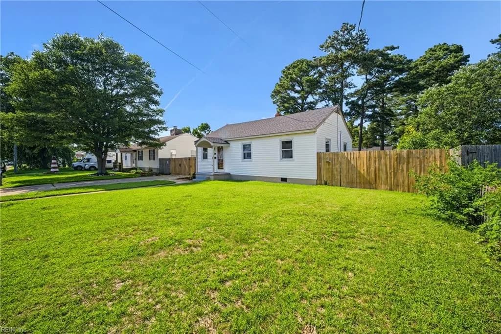 218 Castlewood RD, PORTSMOUTH VA 23702 - Photo 5
