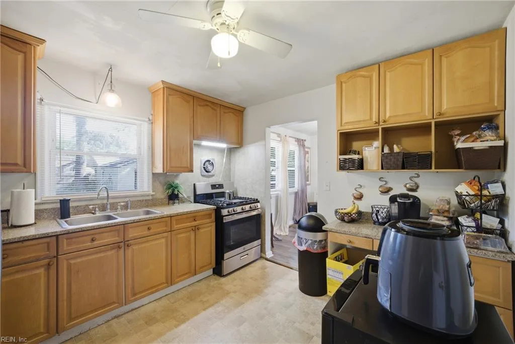 1424 Ramsey RD, NORFOLK VA 23503 - Photo 5