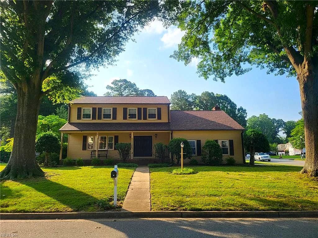 24 E Governor DR, NEWPORT NEWS VA 23602 - Main photo