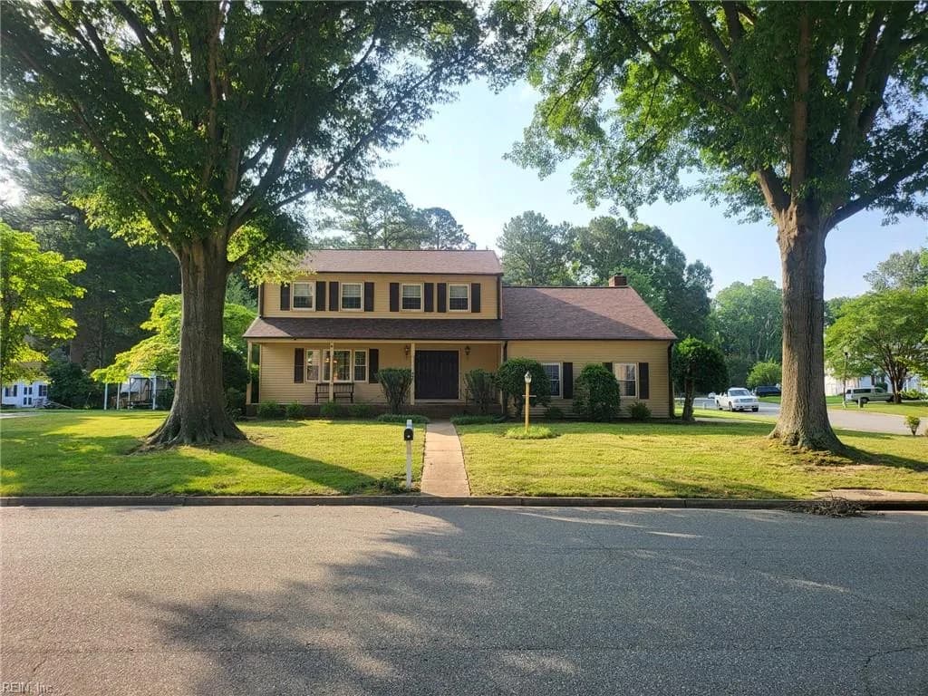 24 E Governor DR, NEWPORTNEWS VA 23602 - Photo 4