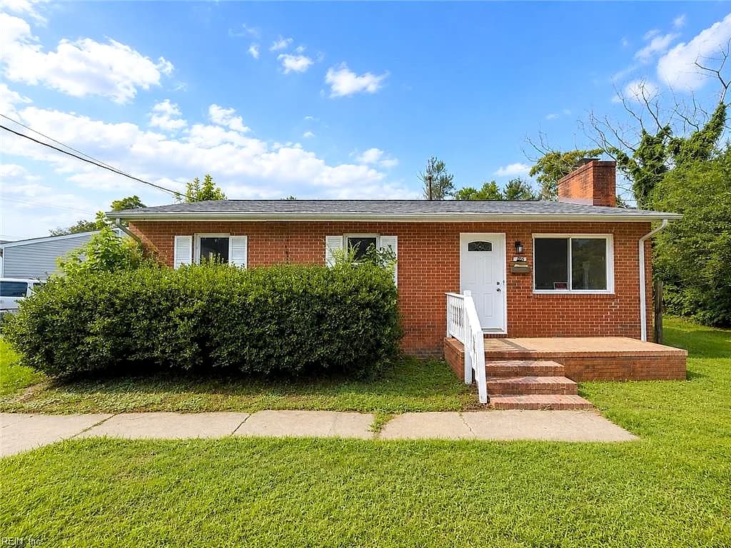 405 Institute DR, HAMPTON VA 23663 - Photo 2