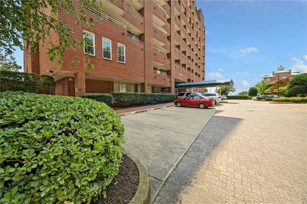 215 Brooke AVE #311, NORFOLK VA 23510 - Photo 4
