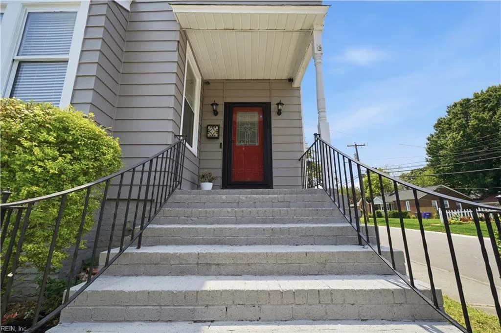2703 Beachmont AVE, NORFOLK VA 23504 - Photo 5
