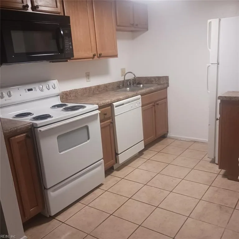 4606 Greenwood DR, PORTSMOUTH VA 23703 - Photo 4