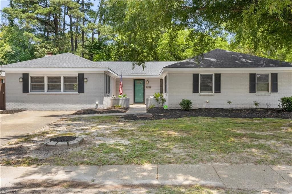 2428 Peritan RD, VIRGINIA BEACH VA 23454 - Photo 2