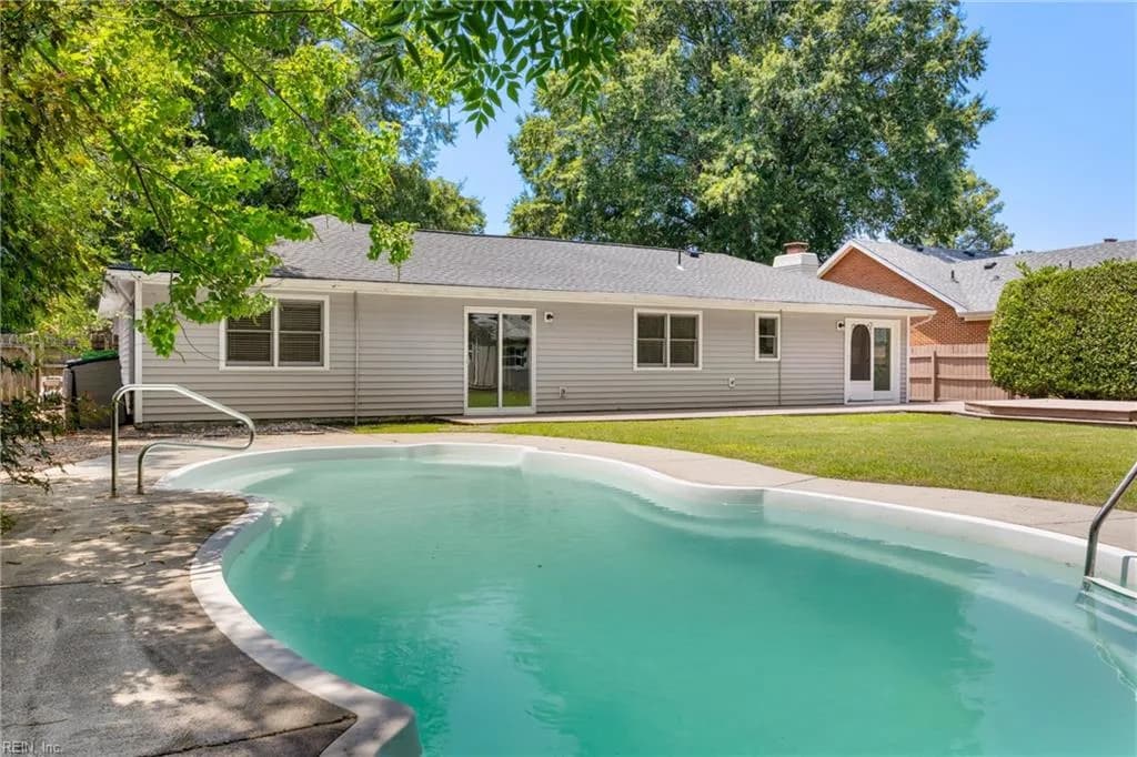 2428 Peritan RD, VIRGINIABEACH VA 23454 - Photo 3