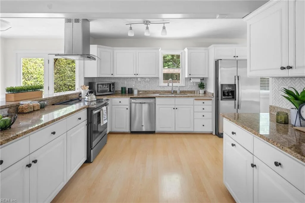 2428 Peritan RD, VIRGINIABEACH VA 23454 - Photo 4