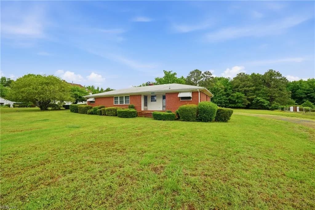 5053 Old Stage HWY, SMITHFIELD VA 23430 - Photo 4