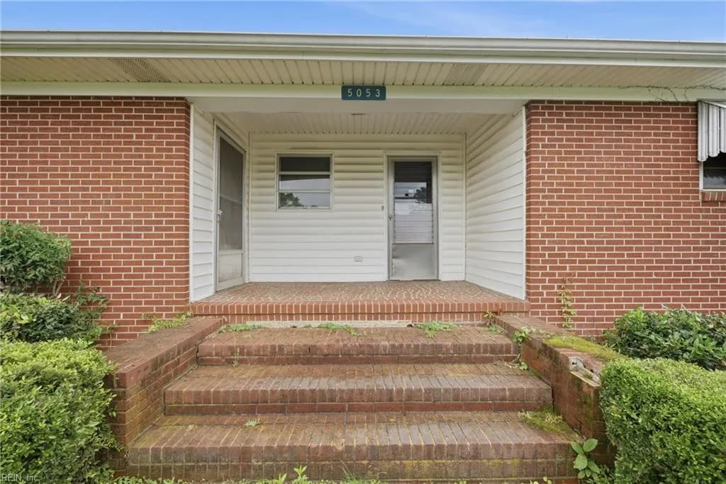 5053 Old Stage HWY, SMITHFIELD VA 23430 - Photo 5