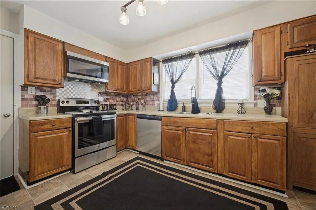2850 E Princess Anne RD, NORFOLK VA 23504 - Photo 5