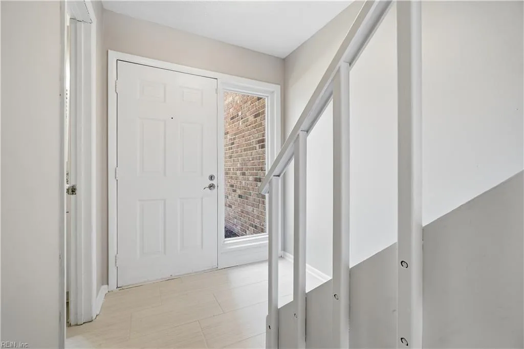 125 Tower DR, VIRGINIA BEACH VA 23462 - Photo 5
