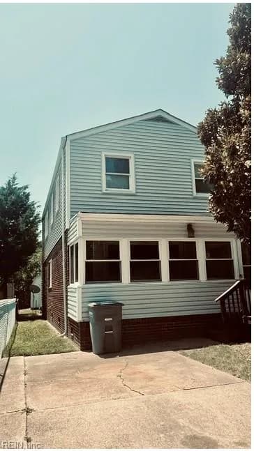1221 WEST AVE, HAMPTON VA 23669 - Photo 2