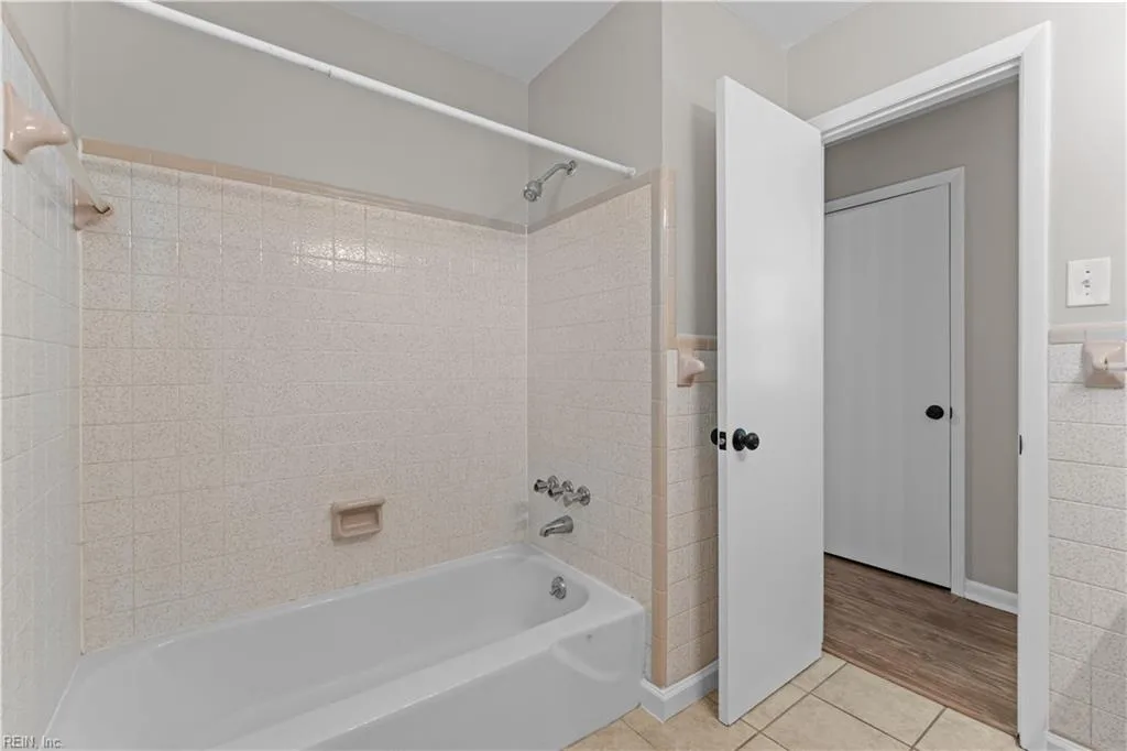 3301 Marne AVE, NORFOLK VA 23509 - Photo 3