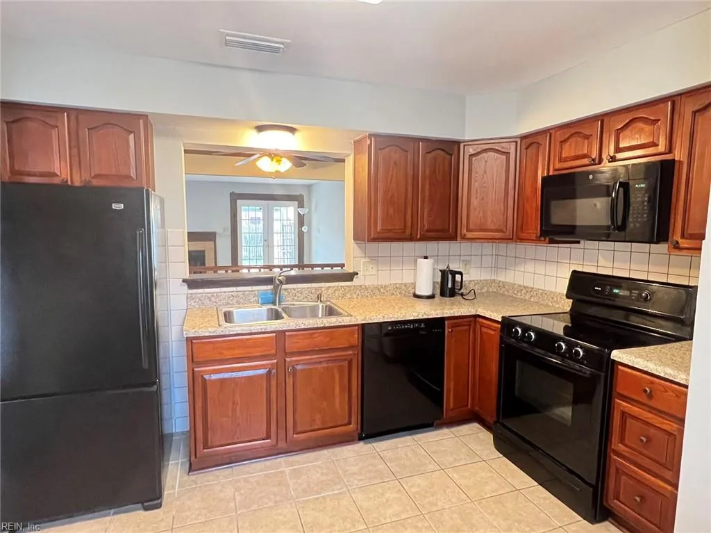 3941 Seeman RD, VIRGINIA BEACH VA 23452 - Photo 5