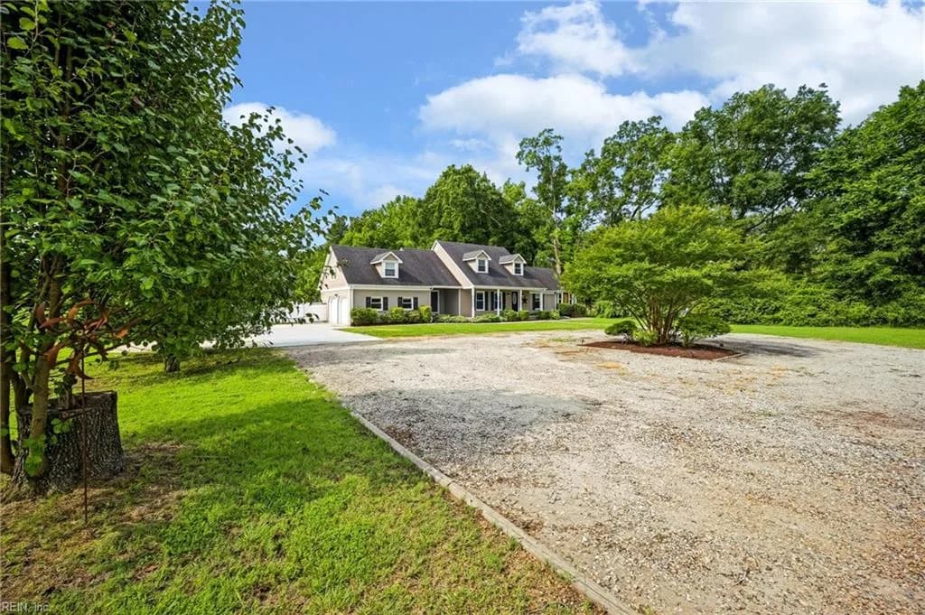 1833 Benefit RD, CHESAPEAKE VA 23322 - Photo 4