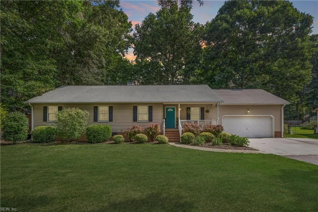 400 MEADOWFIELD RD, YORKTOWN VA 23692
