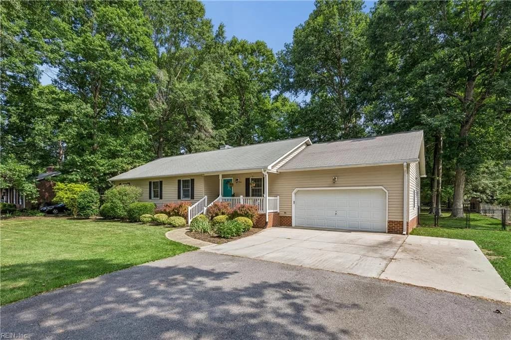 400 MEADOWFIELD RD, YORKTOWN VA 23692 - Photo 3
