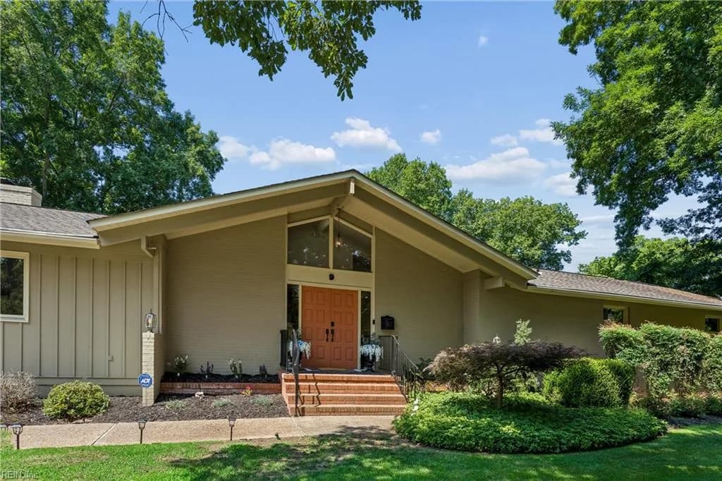 9 Lookout CIR, NEWPORT NEWS VA 23606 - Photo 4