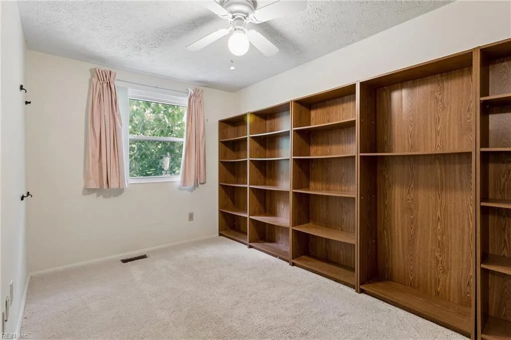 721 Chatsworth DR, NEWPORTNEWS VA 23601 - Photo 3