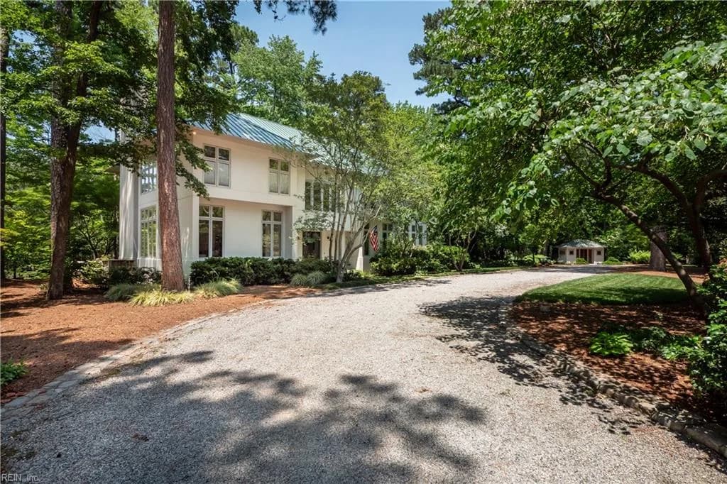 2677 Shorehaven DR, VIRGINIABEACH VA 23454 - Photo 2
