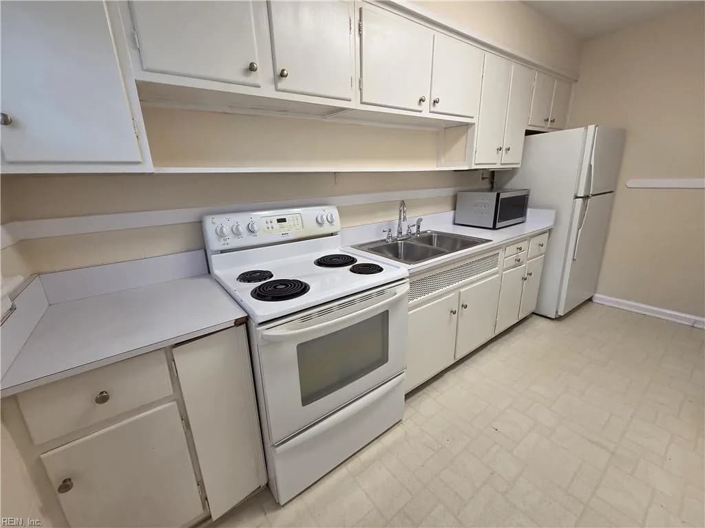 7420 Hampton BLVD #3C, NORFOLK VA 23505 - Photo 4