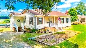 2720 Lake Cohoon RD, Suffolk — 3 bed Residential, 1,206 sqft