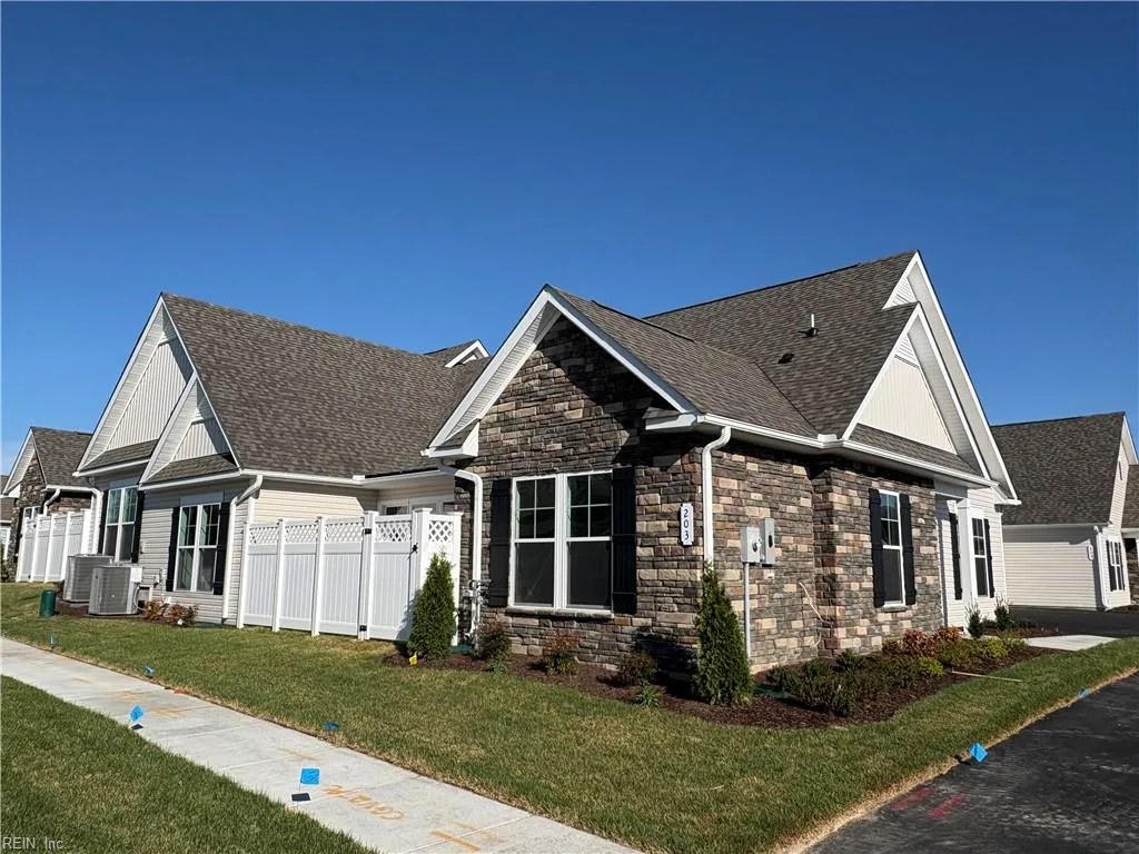 203 Oxford AVE #39-4, SMITHFIELD VA 23430
