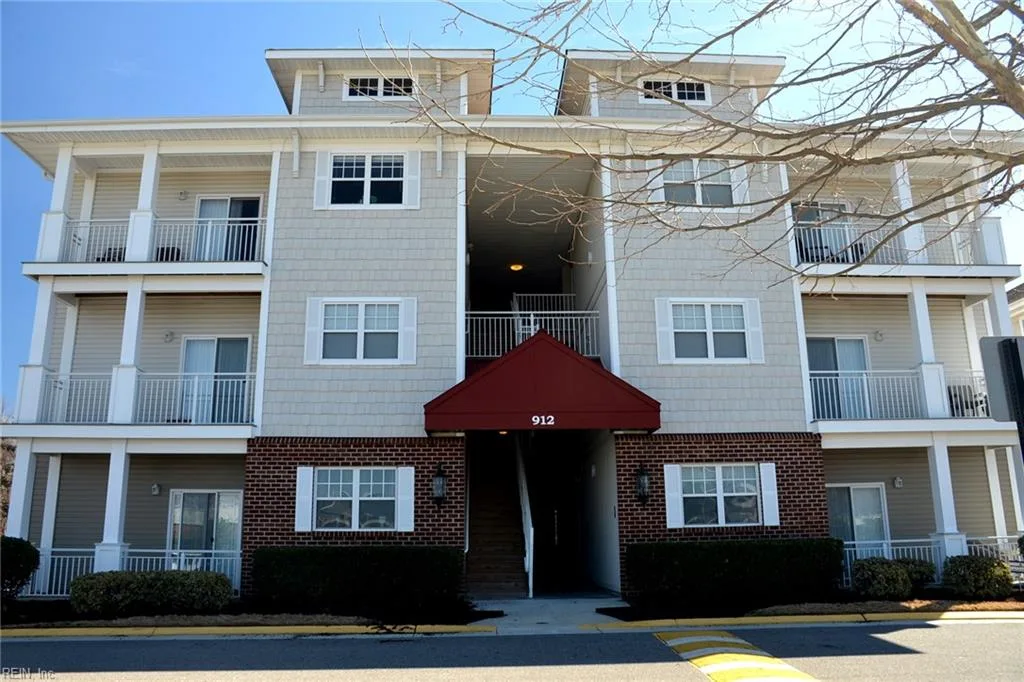 912 Southmoor DR #304, VIRGINIABEACH VA 23455