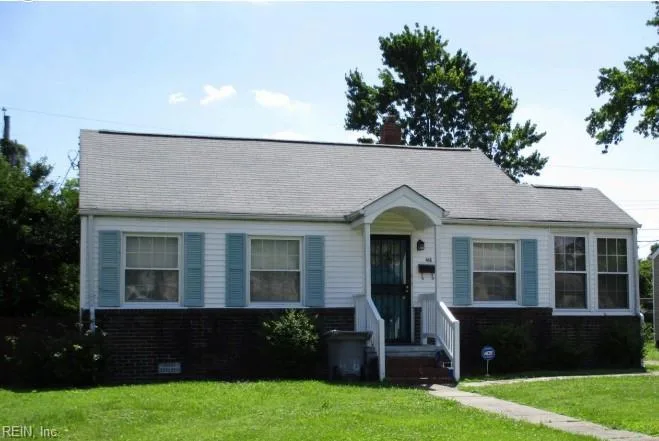 418 Alleghany RD, HAMPTON VA 23661
