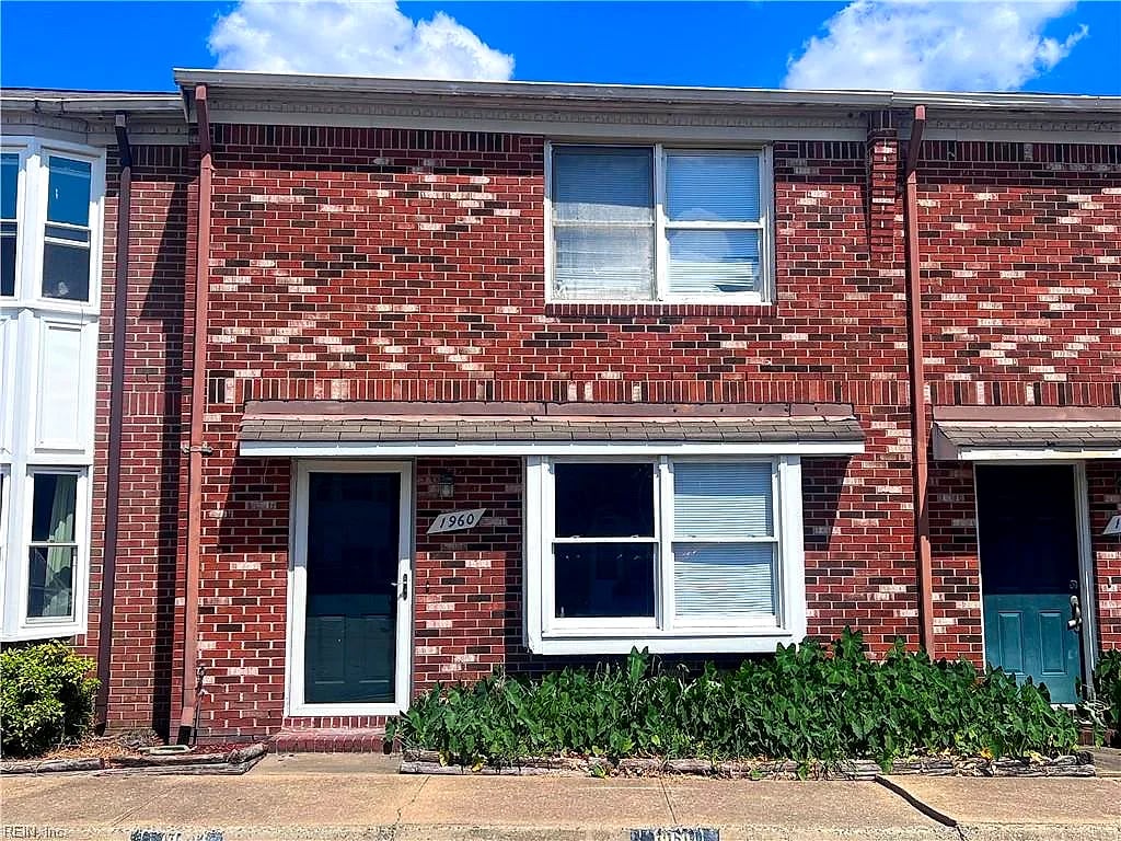 1960 Darnell DR, Virginia Beach — 2 bed Residential, 1,368 sqft