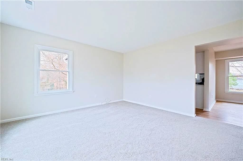 171 King Richard PL, NEWPORT NEWS VA 23602 - Photo 4