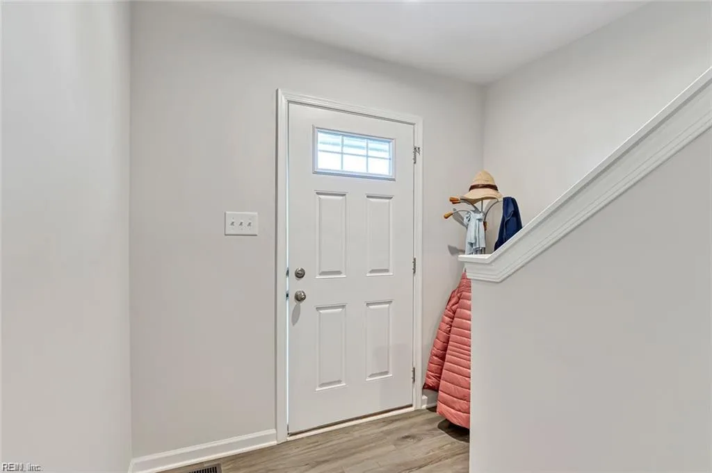 304 Normandy CRES, WILLIAMSBURG VA 23185 - Photo 5
