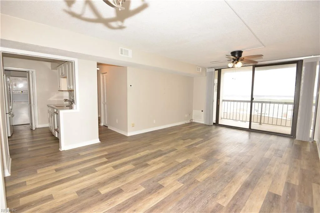 3288 Page AVE #1004, VIRGINIABEACH VA 23451 - Photo 5