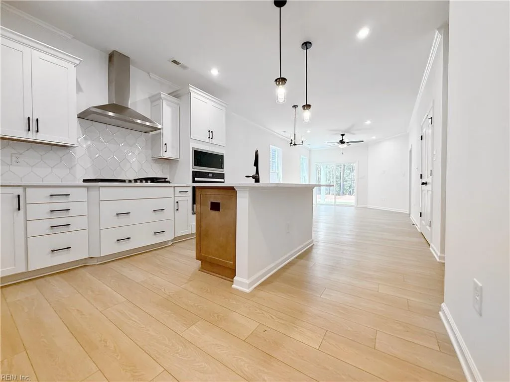 1527 Waltham LN, NEWPORT NEWS VA 23608