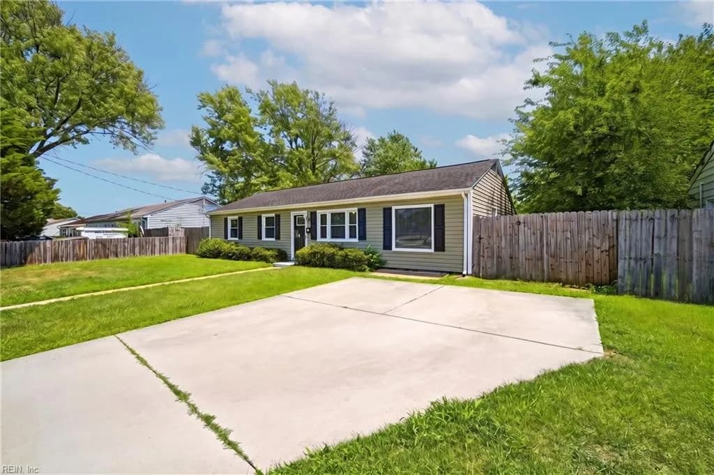 2006 Andrews BLVD, HAMPTON VA 23663 - Photo 4
