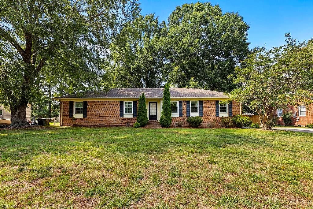 228 Carrie DR, FRANKLIN VA 23851 - Main photo