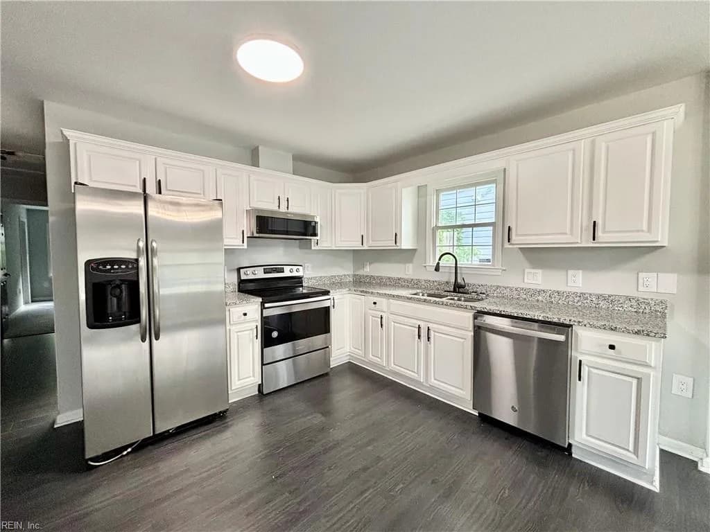 1040 W 35th ST, NORFOLK VA 23508 - Photo 5
