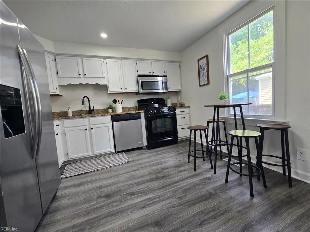 1232 Stewart ST, CHESAPEAKE VA 23324 - Photo 4