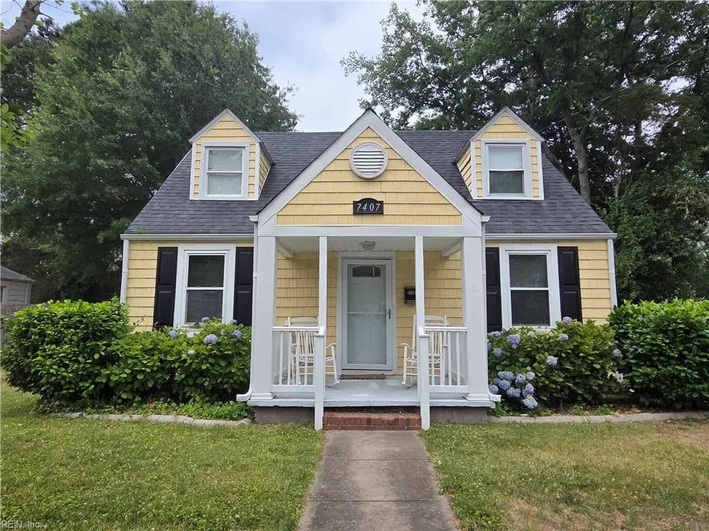 7407 Yorktown DR, NORFOLK VA 23505 - Main photo