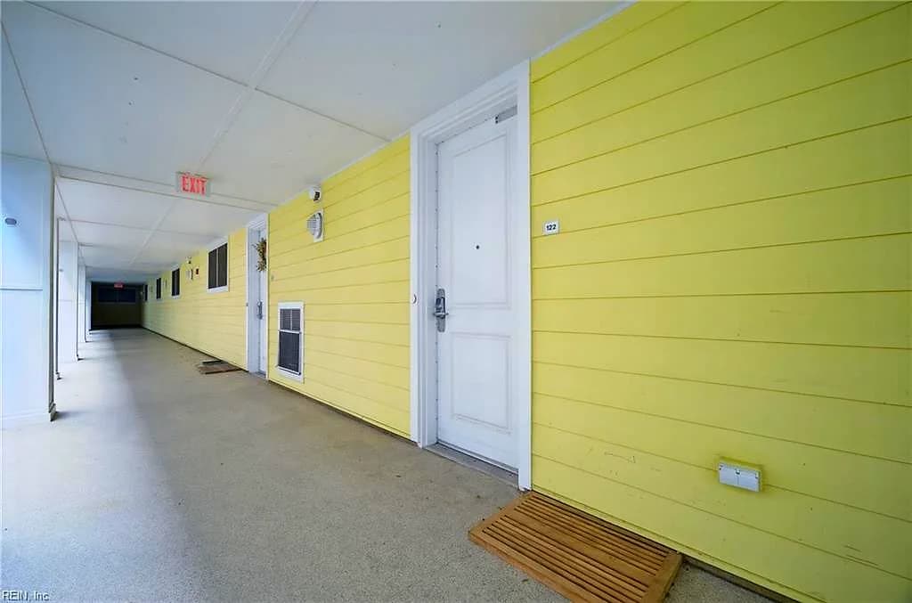 3738 Sandpiper RD #122B, VIRGINIA BEACH VA 23456 - Photo 4