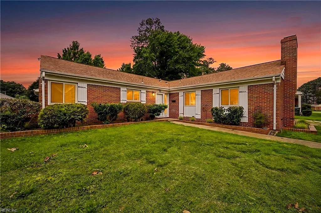 611 Charlton DR, Hampton — 5 bed Residential, 1,956 sqft