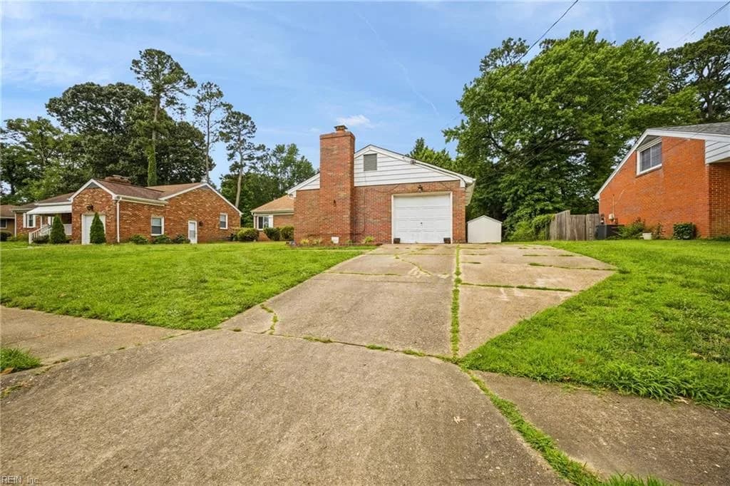 611 Charlton DR, HAMPTON VA 23666 - Photo 3