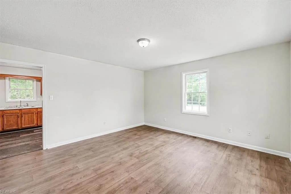 566 Brink RD, EMPORIA VA 23847 - Photo 4