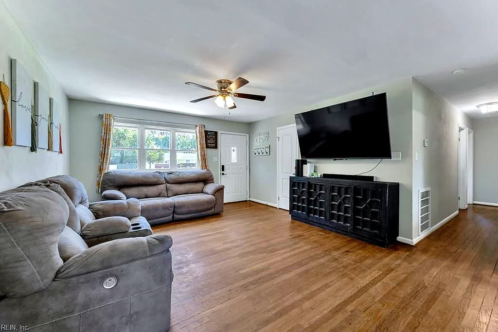 3036 Bomar DR, CHESAPEAKE VA 23321 - Photo 4