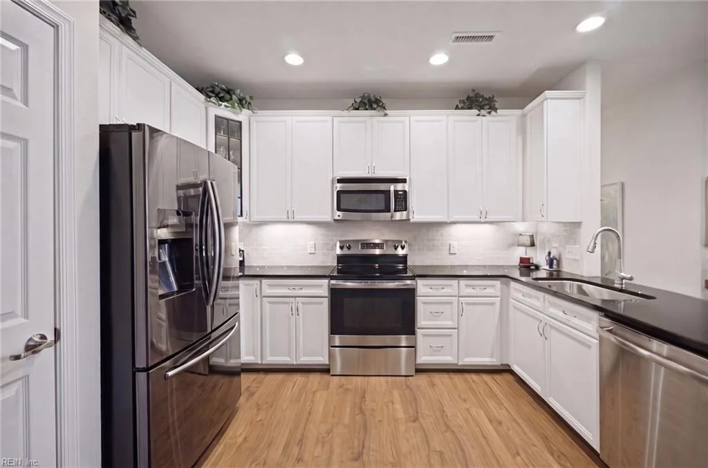 1219 Granton TER, CHESAPEAKE VA 23322 - Photo 3